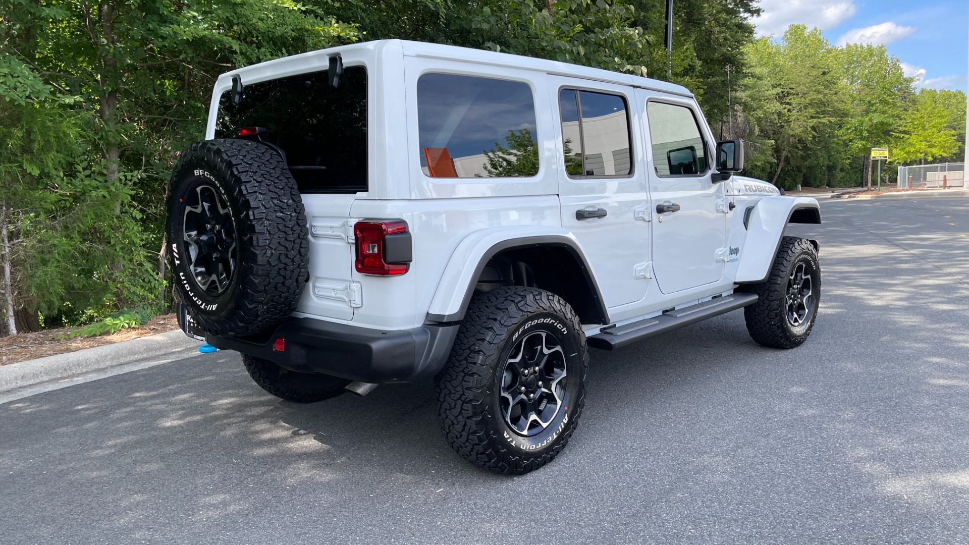 Used 2021 Jeep Wrangler 4xe Unlimited Rubicon / STEEL BUMPERS / LEATHER / HARD TOP / REMOTE START for sale $59,999 at Formula Imports in Charlotte NC 28227 3