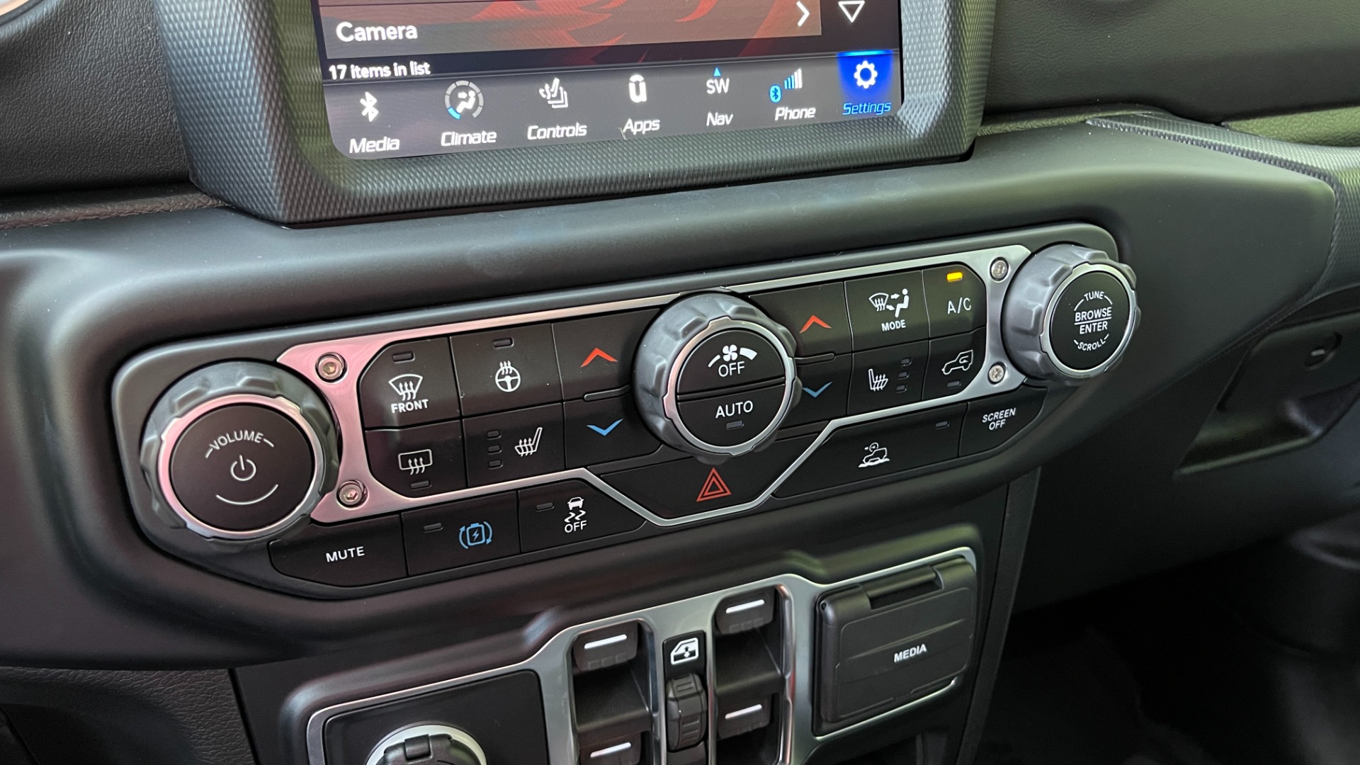 Used 2021 Jeep Wrangler 4xe Unlimited Rubicon / STEEL BUMPERS / LEATHER / HARD TOP / REMOTE START for sale $59,999 at Formula Imports in Charlotte NC 28227 37