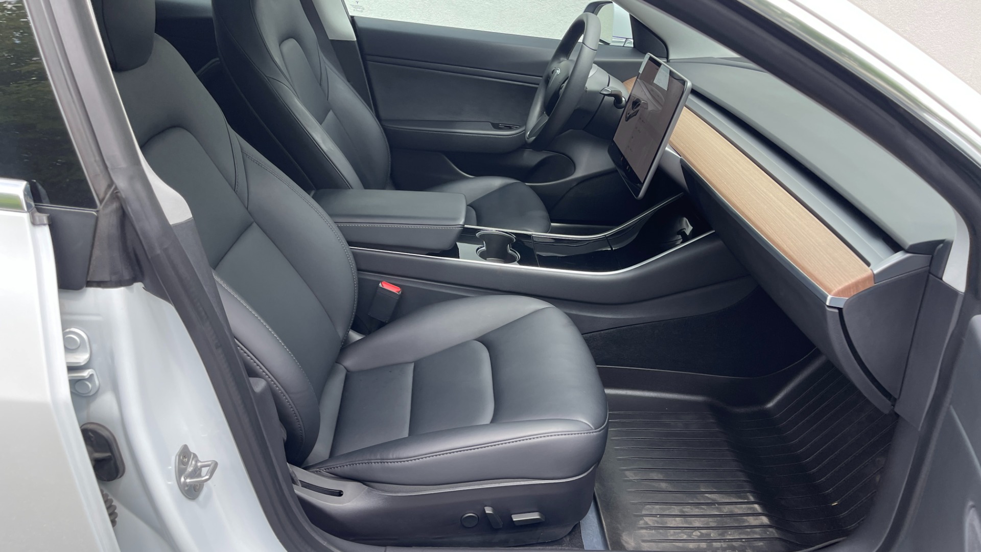 Used 2020 Tesla Model 3 Long Range / AUTOPILOT / ACCELERATION BOOST / STANDARD CONNECTIVITY for sale $56,995 at Formula Imports in Charlotte NC 28227 34