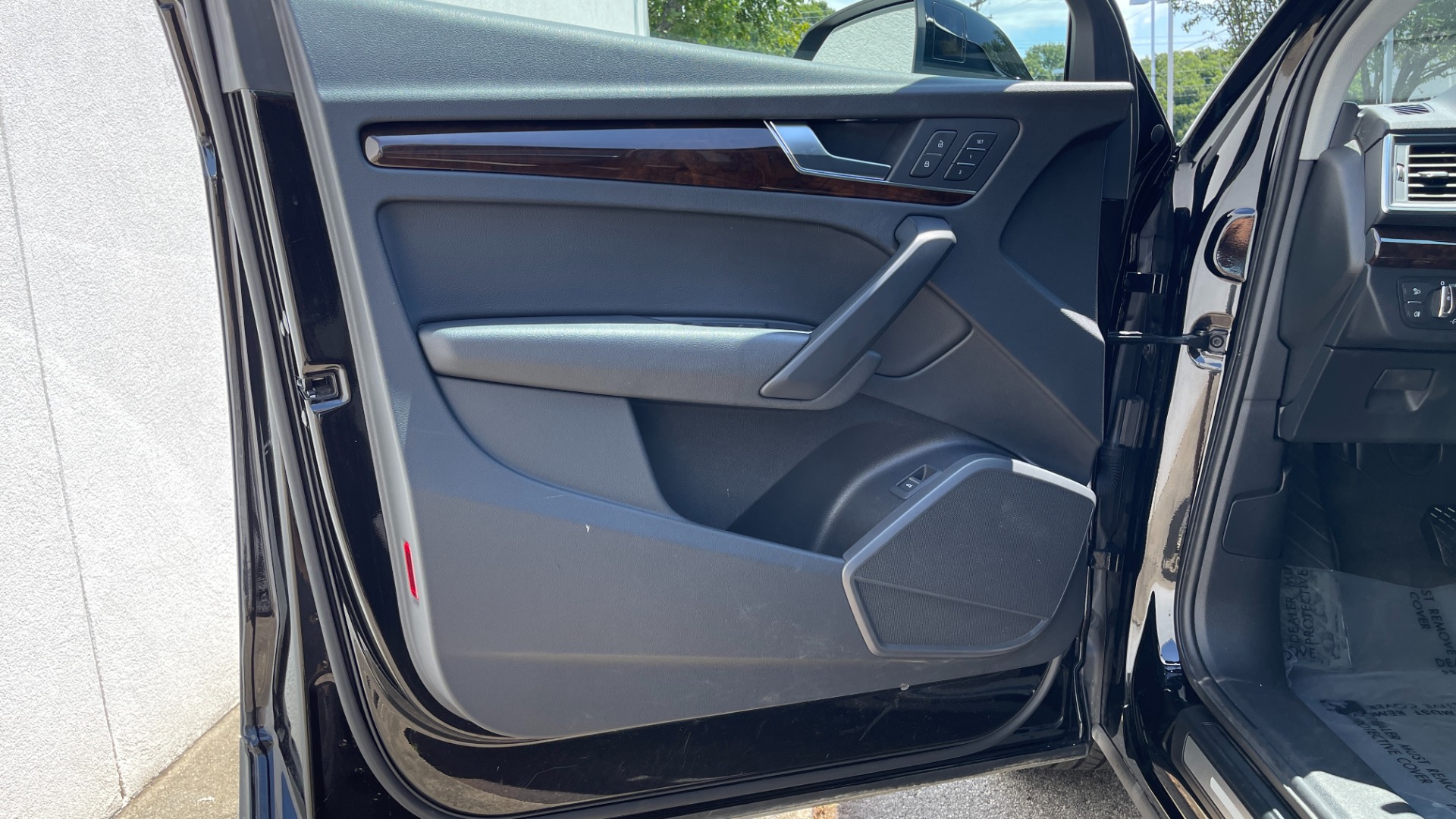 Used 2018 Audi Q5 PREMIUM PLUS / 20IN WHEELS / WARM WEATHER PACKAGE / AUDI CONNECT for sale $33,595 at Formula Imports in Charlotte NC 28227 12