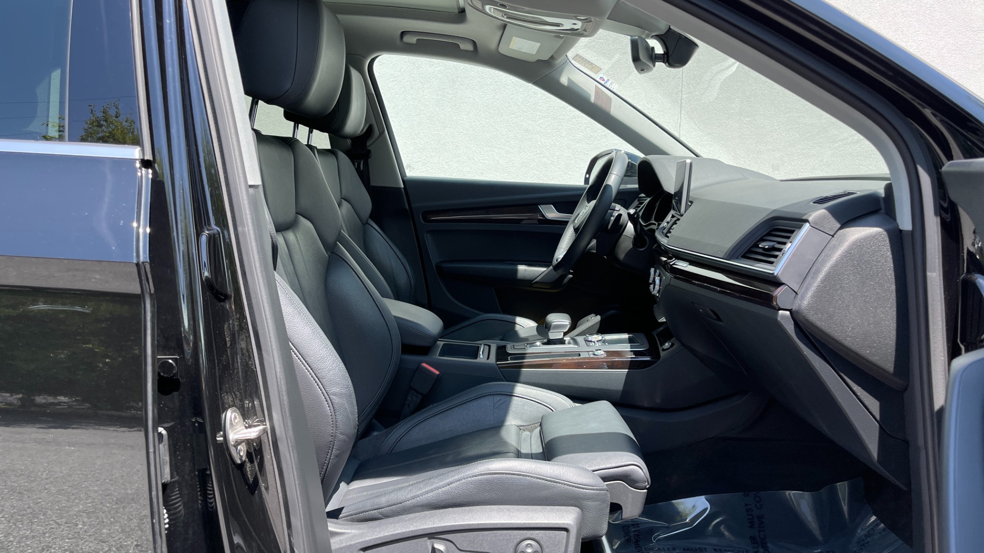 Used 2018 Audi Q5 PREMIUM PLUS / 20IN WHEELS / WARM WEATHER PACKAGE / AUDI CONNECT for sale $33,595 at Formula Imports in Charlotte NC 28227 18
