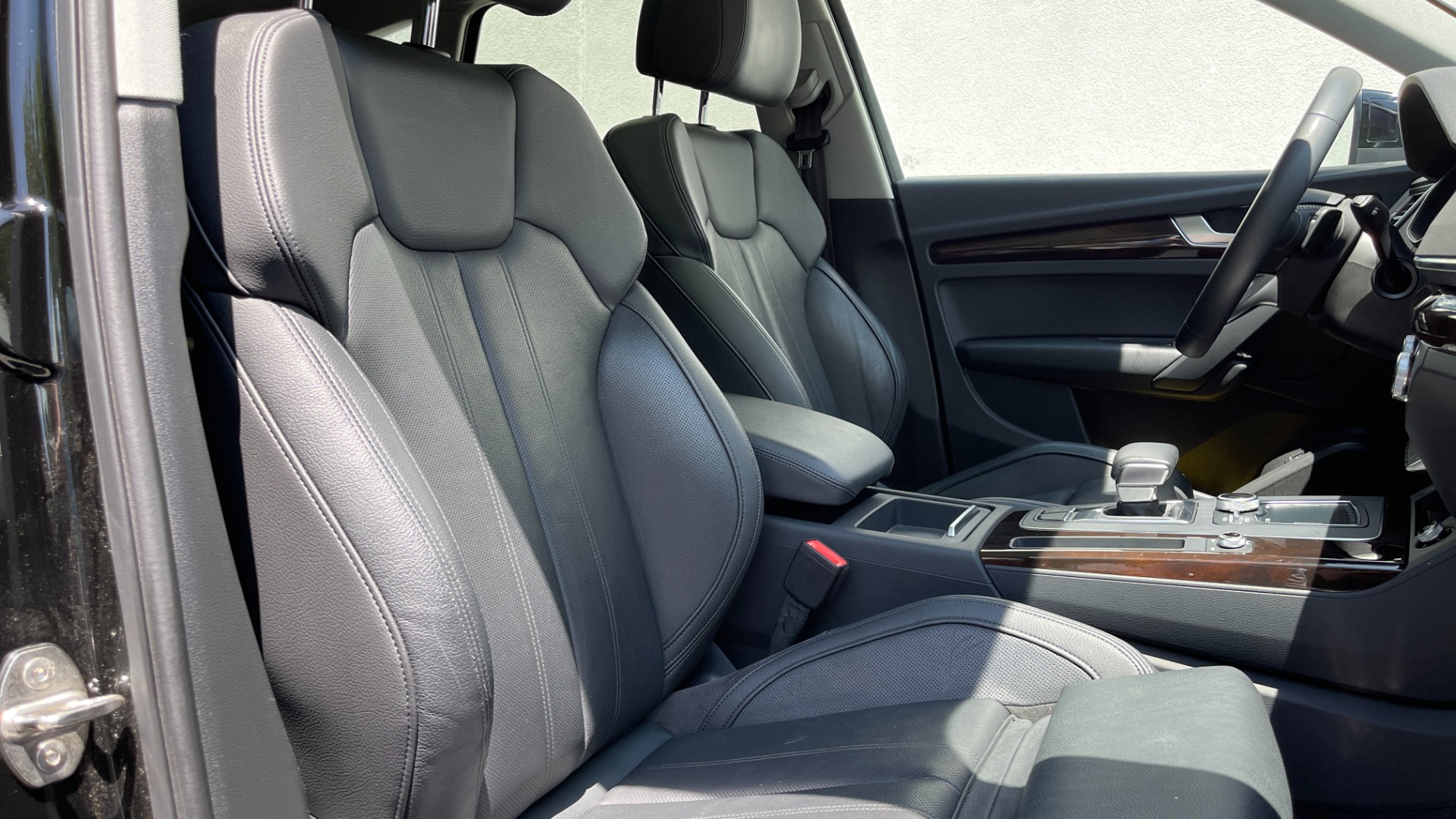 Used 2018 Audi Q5 PREMIUM PLUS / 20IN WHEELS / WARM WEATHER PACKAGE / AUDI CONNECT for sale $33,595 at Formula Imports in Charlotte NC 28227 20