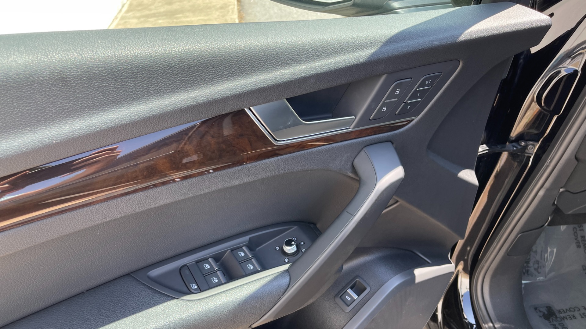 Used 2018 Audi Q5 PREMIUM PLUS / 20IN WHEELS / WARM WEATHER PACKAGE / AUDI CONNECT for sale $33,595 at Formula Imports in Charlotte NC 28227 21