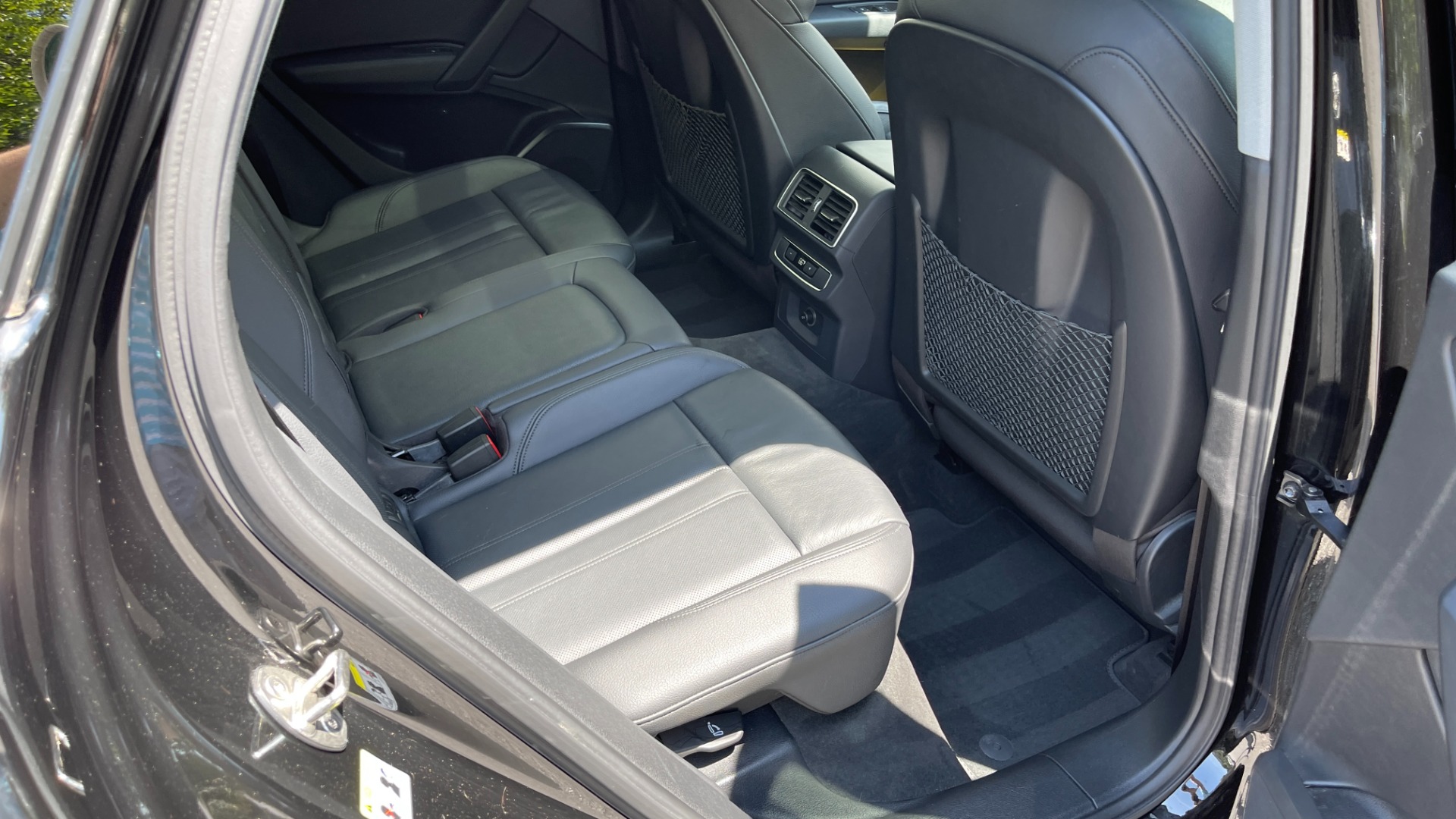 Used 2018 Audi Q5 PREMIUM PLUS / 20IN WHEELS / WARM WEATHER PACKAGE / AUDI CONNECT for sale $33,595 at Formula Imports in Charlotte NC 28227 39