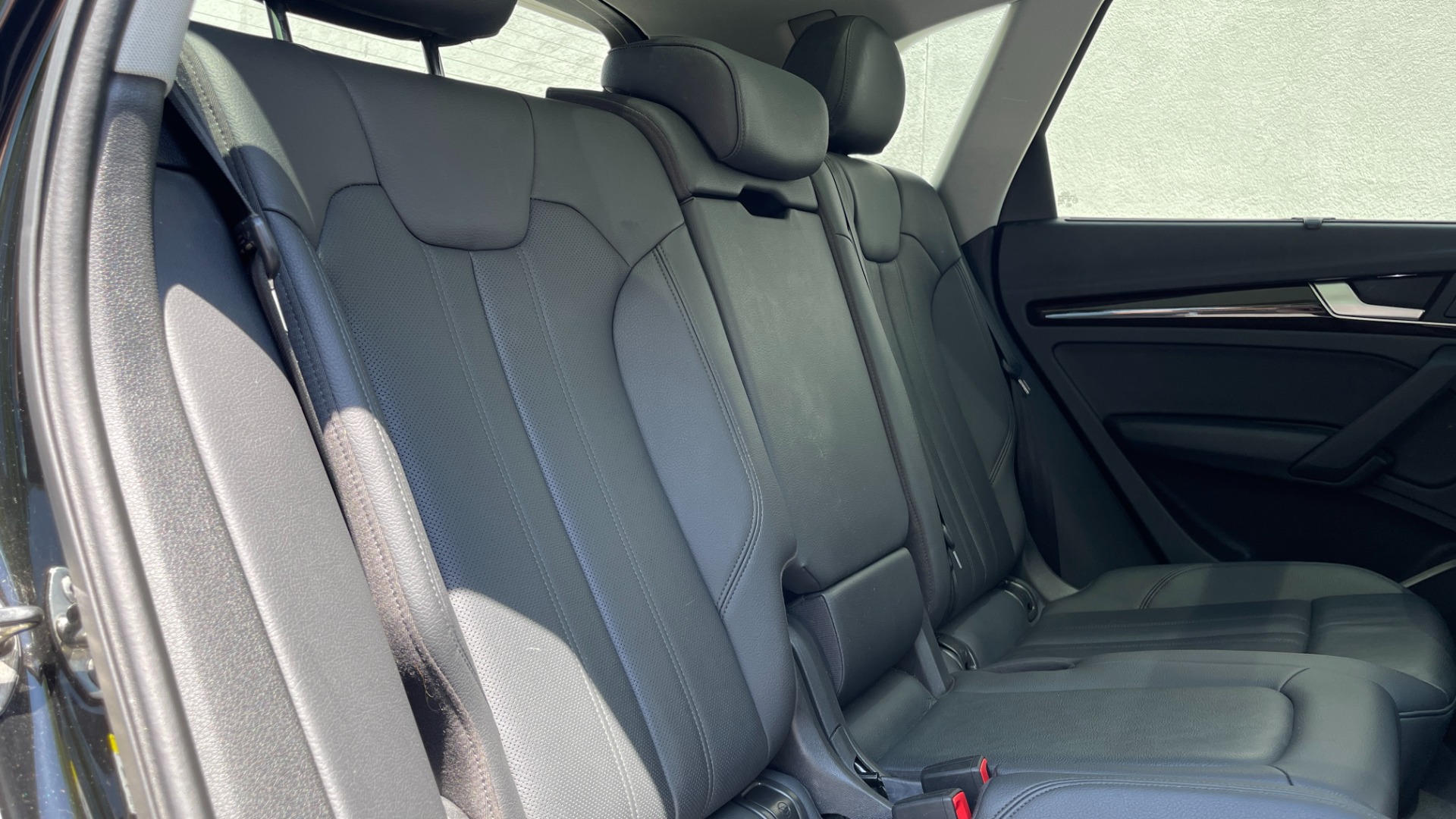 Used 2018 Audi Q5 PREMIUM PLUS / 20IN WHEELS / WARM WEATHER PACKAGE / AUDI CONNECT for sale $33,595 at Formula Imports in Charlotte NC 28227 40