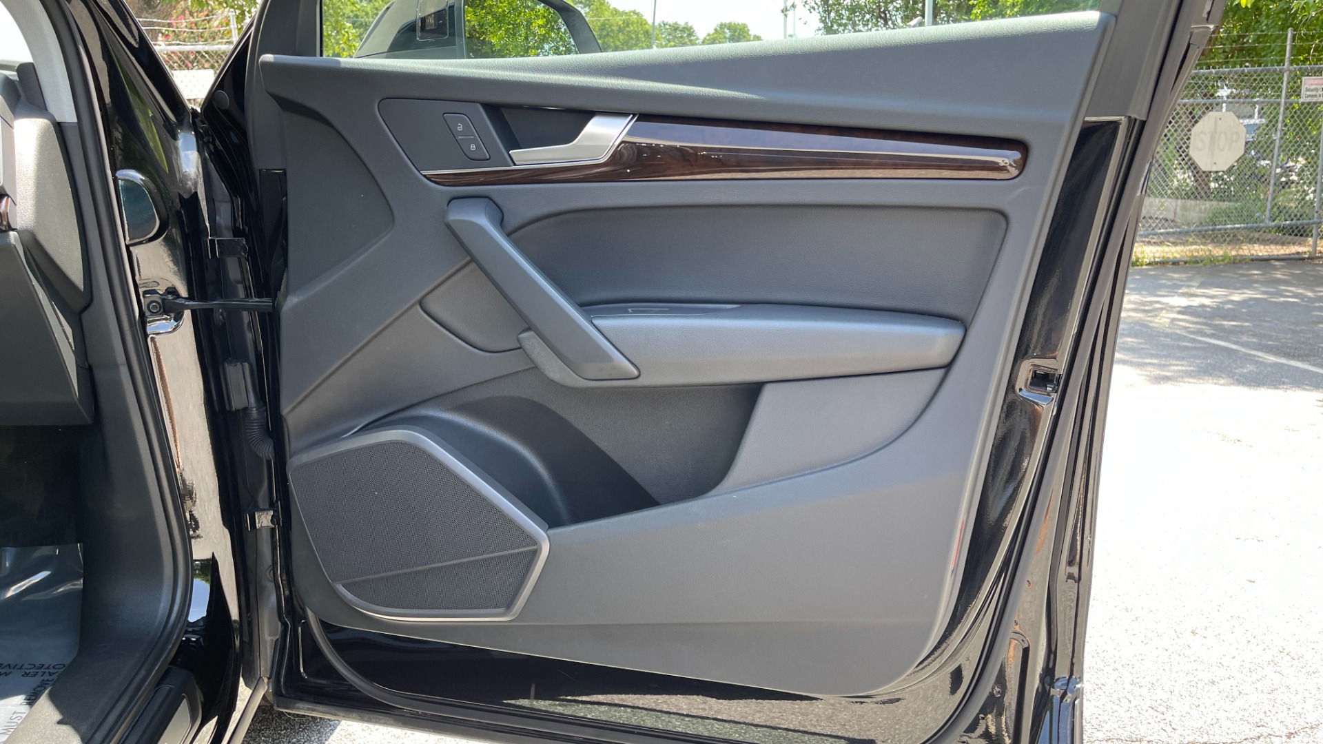 Used 2018 Audi Q5 PREMIUM PLUS / 20IN WHEELS / WARM WEATHER PACKAGE / AUDI CONNECT for sale $33,595 at Formula Imports in Charlotte NC 28227 41