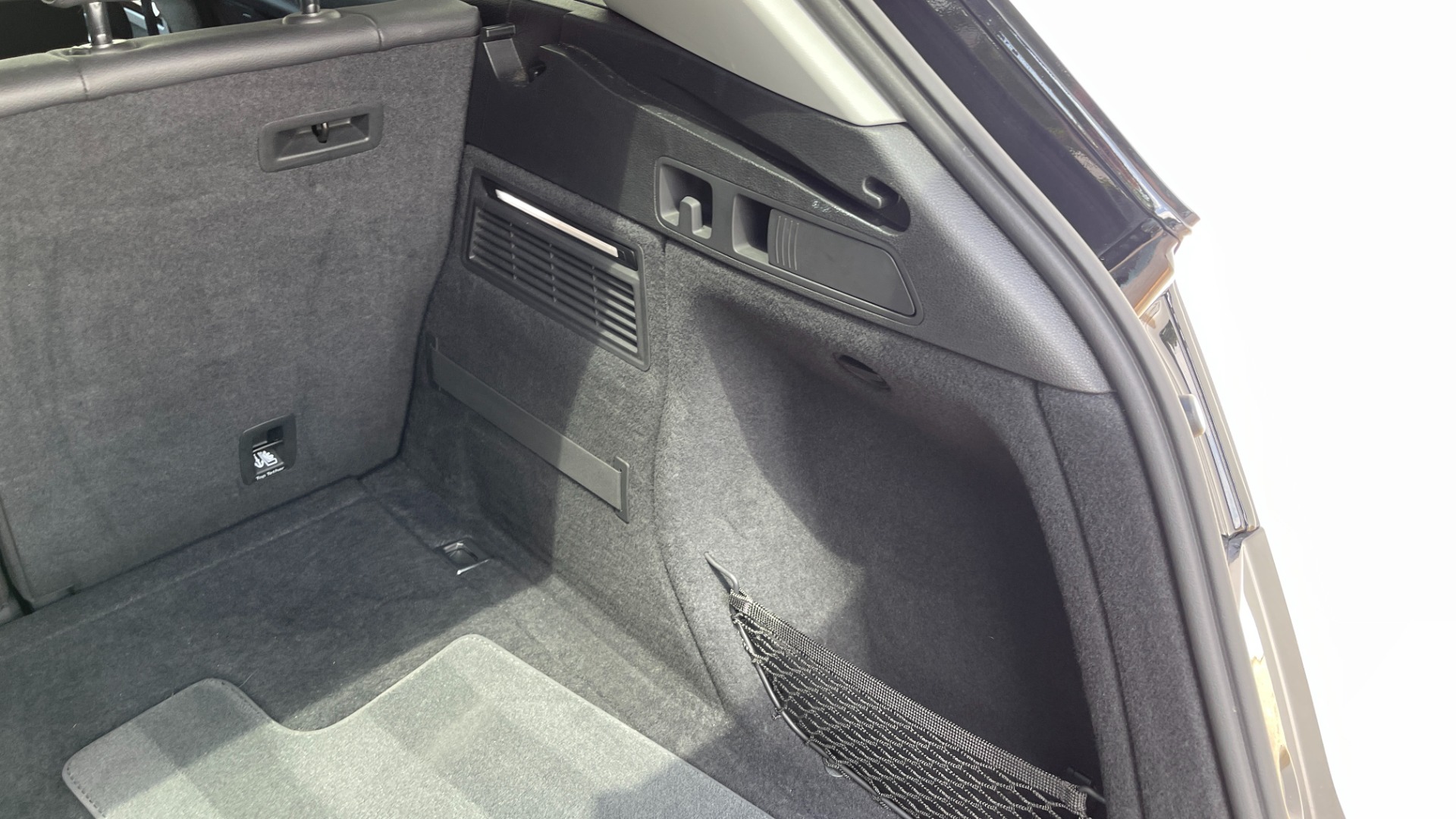Used 2018 Audi Q5 PREMIUM PLUS / 20IN WHEELS / WARM WEATHER PACKAGE / AUDI CONNECT for sale $33,595 at Formula Imports in Charlotte NC 28227 44