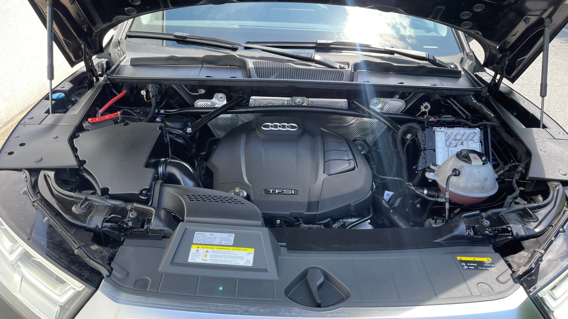 Used 2018 Audi Q5 PREMIUM PLUS / 20IN WHEELS / WARM WEATHER PACKAGE / AUDI CONNECT for sale $33,595 at Formula Imports in Charlotte NC 28227 46