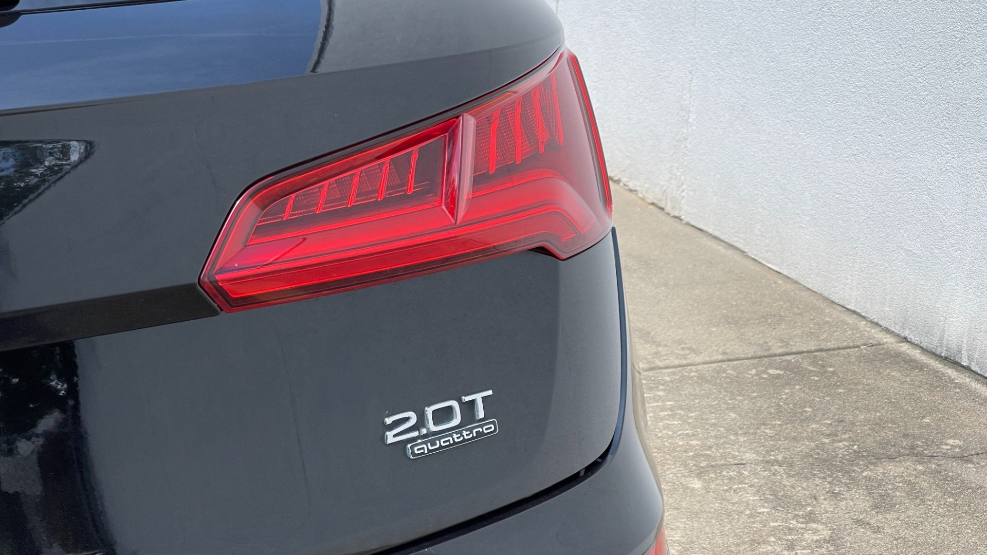Used 2018 Audi Q5 PREMIUM PLUS / 20IN WHEELS / WARM WEATHER PACKAGE / AUDI CONNECT for sale $33,595 at Formula Imports in Charlotte NC 28227 50