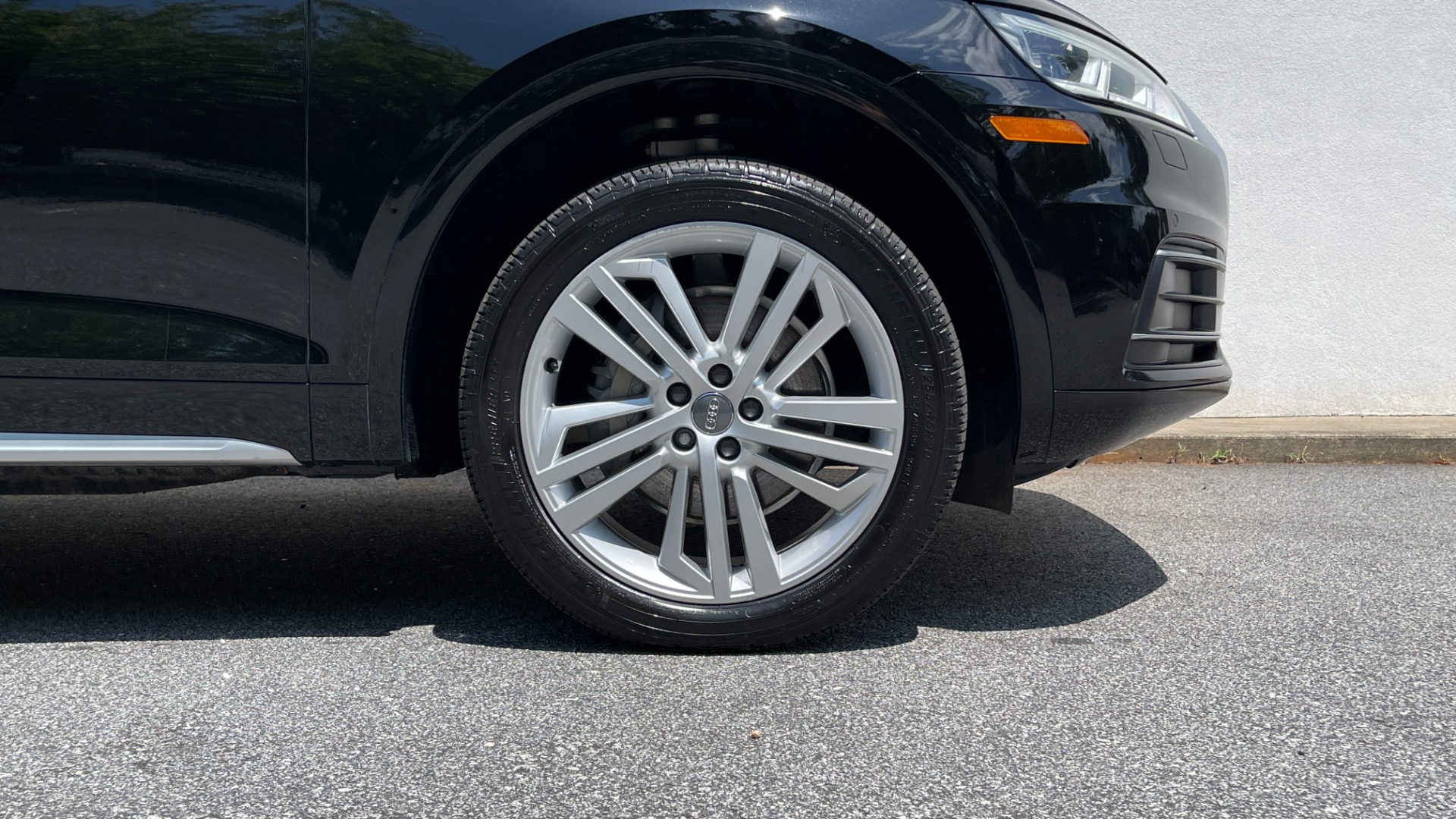 Used 2018 Audi Q5 PREMIUM PLUS / 20IN WHEELS / WARM WEATHER PACKAGE / AUDI CONNECT for sale $33,595 at Formula Imports in Charlotte NC 28227 52