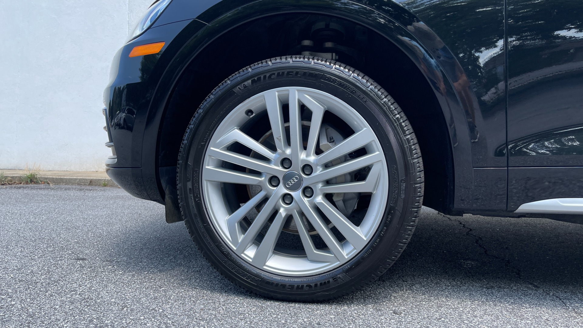Used 2018 Audi Q5 PREMIUM PLUS / 20IN WHEELS / WARM WEATHER PACKAGE / AUDI CONNECT for sale $33,595 at Formula Imports in Charlotte NC 28227 53