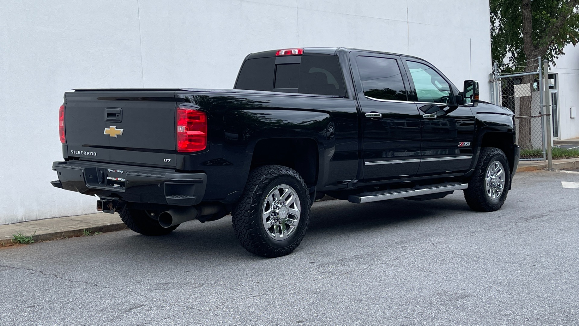 Used 2018 Chevrolet Silverado 3500HD LTZ / DURAMAX PLUS PACKAGE / SPORT EDITION / Z71 OFFROAD / SUNROOF / LEATHE for sale Sold at Formula Imports in Charlotte NC 28227 4