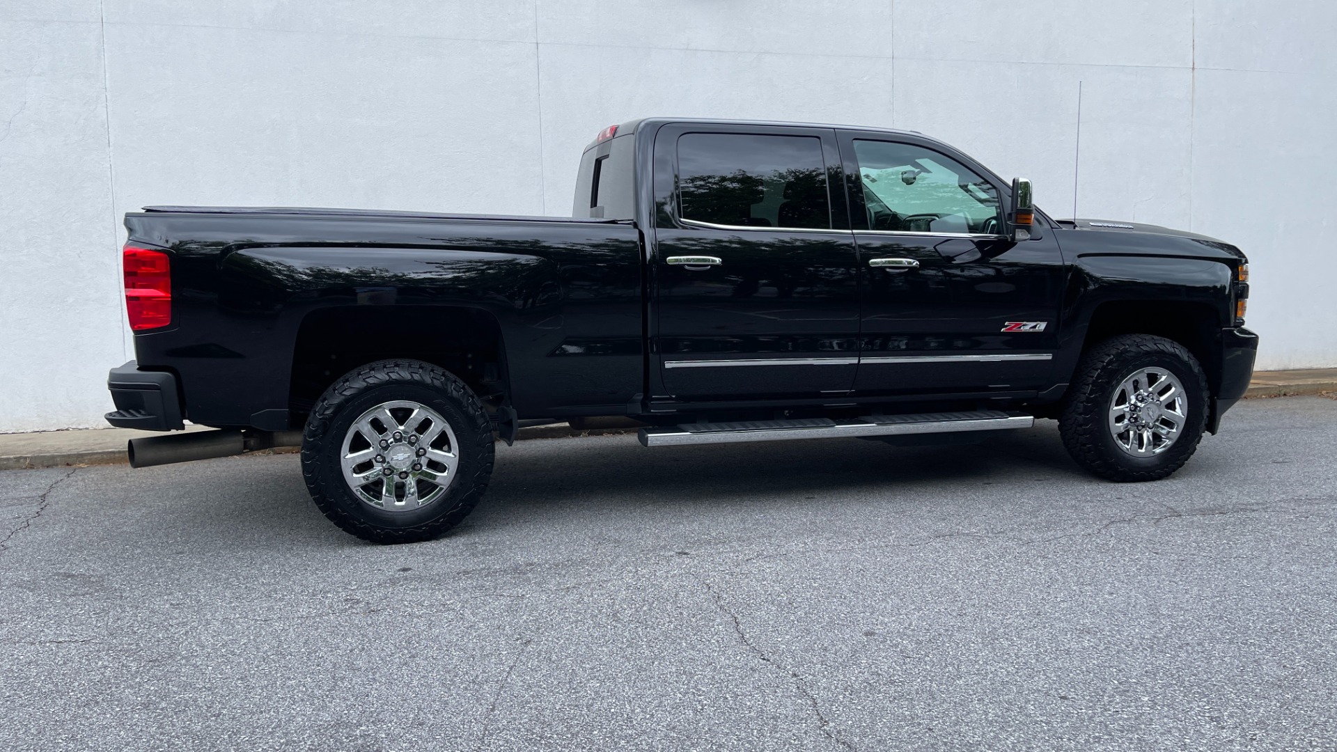 Used 2018 Chevrolet Silverado 3500HD LTZ / DURAMAX PLUS PACKAGE / SPORT EDITION / Z71 OFFROAD / SUNROOF / LEATHE for sale Sold at Formula Imports in Charlotte NC 28227 5