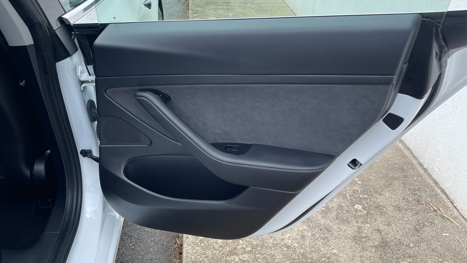 Used 2020 Tesla Model 3 STANDARD RANGE PLUS / AUTOPILOT / STANDARD CONNECTIVITY / PEARL WHITE for sale Sold at Formula Imports in Charlotte NC 28227 10