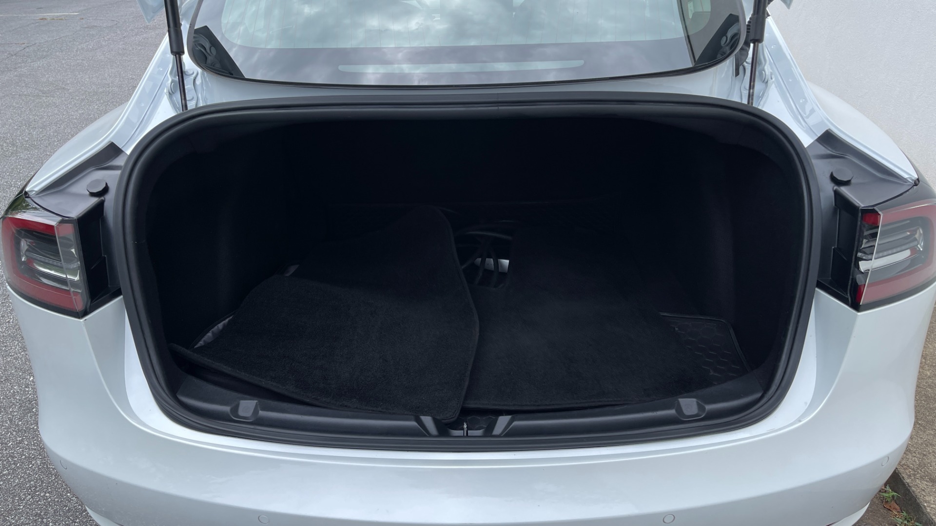 Used 2020 Tesla Model 3 STANDARD RANGE PLUS / AUTOPILOT / STANDARD CONNECTIVITY / PEARL WHITE for sale Sold at Formula Imports in Charlotte NC 28227 25