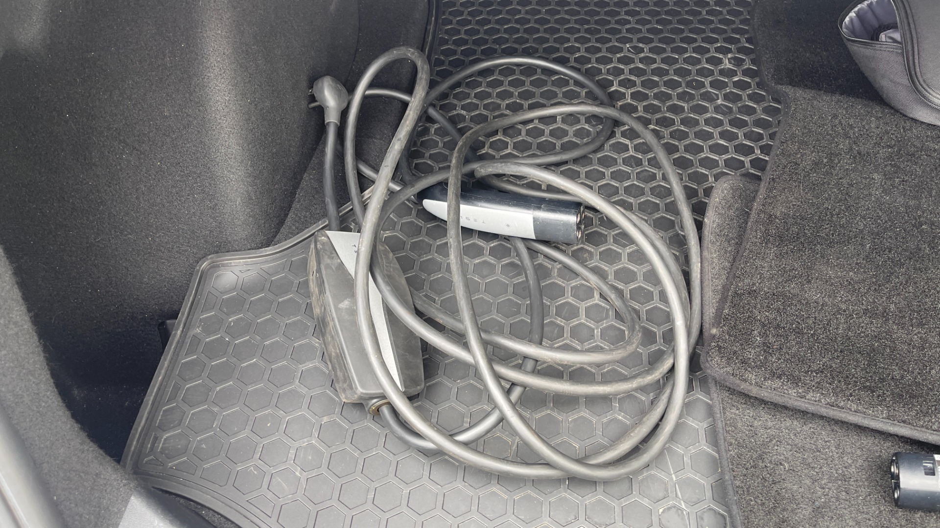 Used 2020 Tesla Model 3 STANDARD RANGE PLUS / AUTOPILOT / STANDARD CONNECTIVITY / PEARL WHITE for sale Sold at Formula Imports in Charlotte NC 28227 26