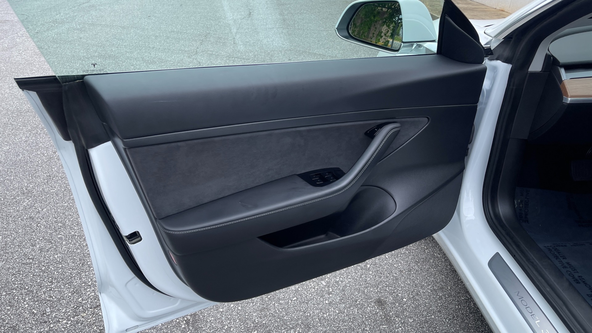 Used 2020 Tesla Model 3 STANDARD RANGE PLUS / AUTOPILOT / STANDARD CONNECTIVITY / PEARL WHITE for sale Sold at Formula Imports in Charlotte NC 28227 31