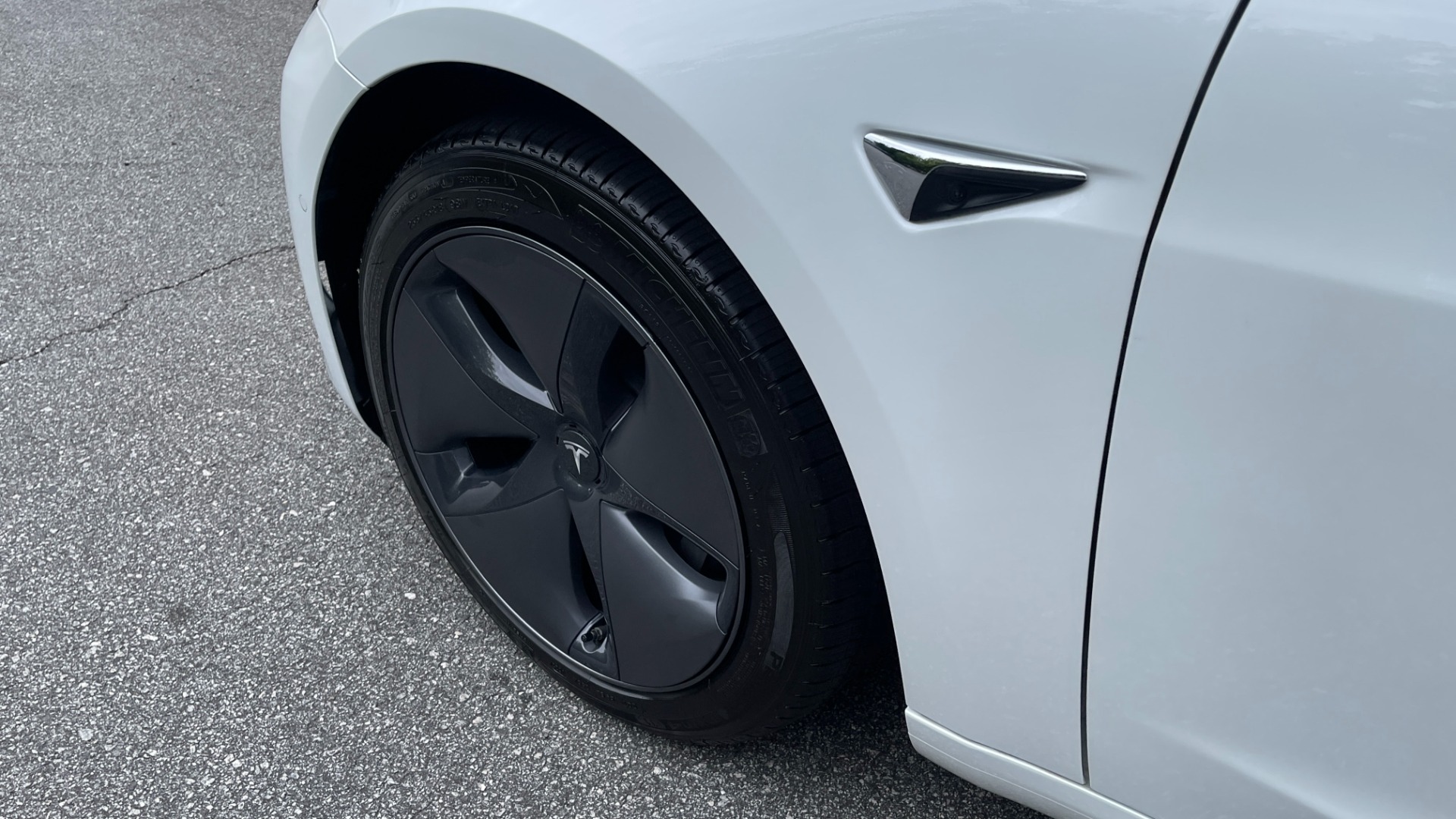 Used 2020 Tesla Model 3 STANDARD RANGE PLUS / AUTOPILOT / STANDARD CONNECTIVITY / PEARL WHITE for sale Sold at Formula Imports in Charlotte NC 28227 38