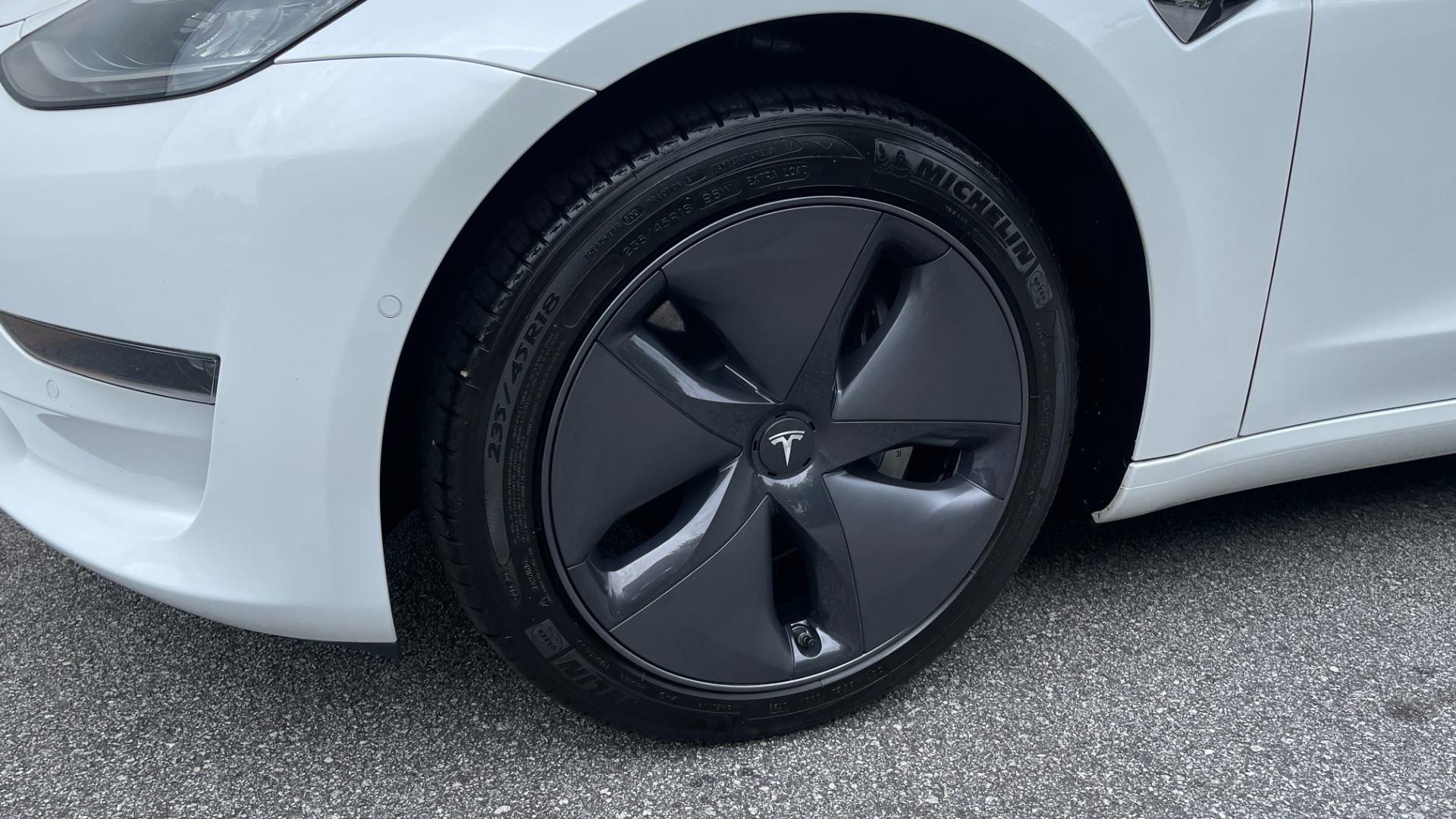 Used 2020 Tesla Model 3 STANDARD RANGE PLUS / AUTOPILOT / STANDARD CONNECTIVITY / PEARL WHITE for sale Sold at Formula Imports in Charlotte NC 28227 39