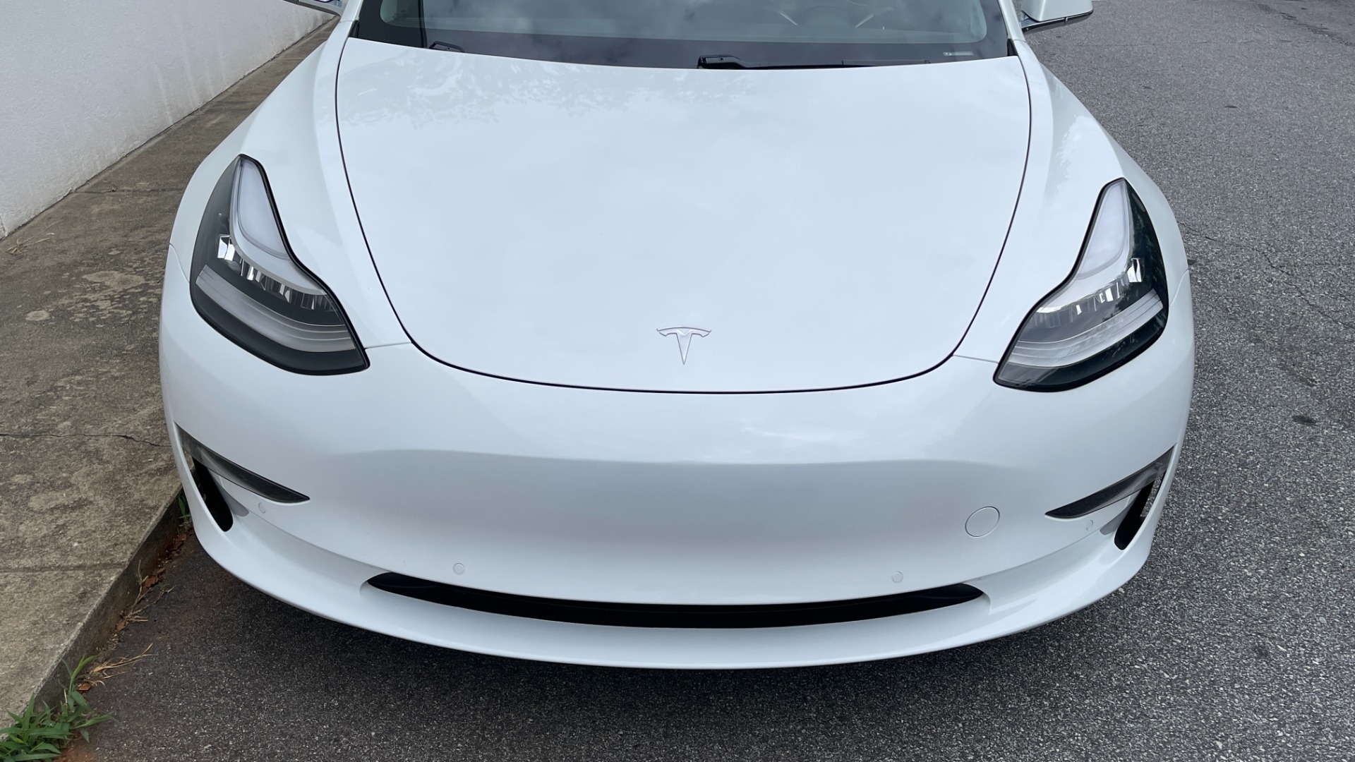 Used 2020 Tesla Model 3 STANDARD RANGE PLUS / AUTOPILOT / STANDARD CONNECTIVITY / PEARL WHITE for sale Sold at Formula Imports in Charlotte NC 28227 4