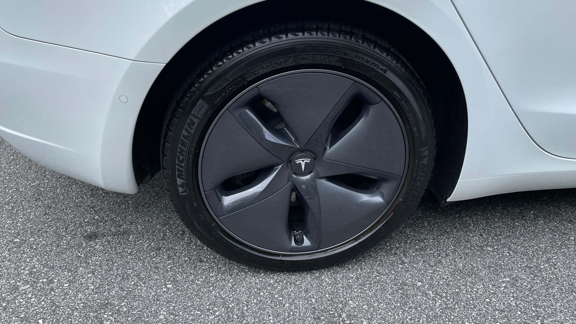 Used 2020 Tesla Model 3 STANDARD RANGE PLUS / AUTOPILOT / STANDARD CONNECTIVITY / PEARL WHITE for sale Sold at Formula Imports in Charlotte NC 28227 42