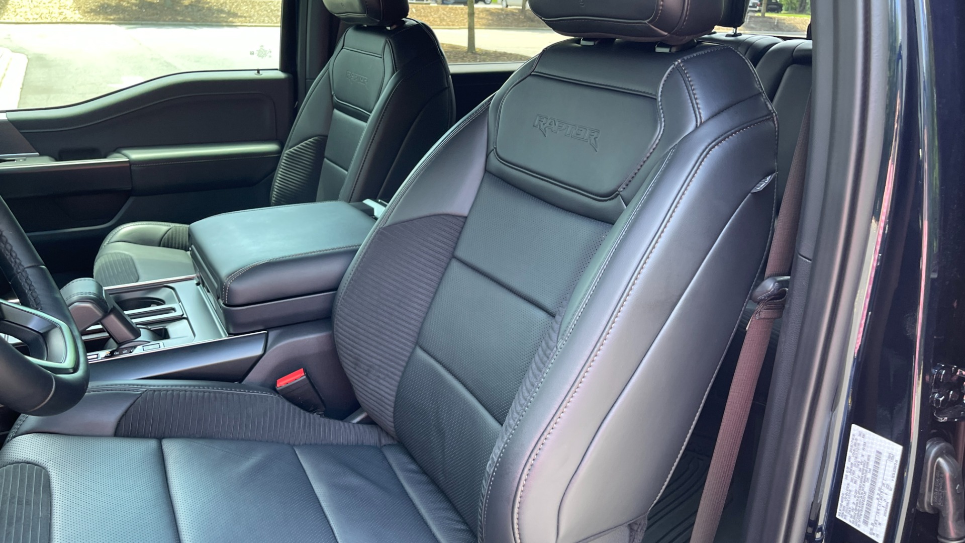 Used 2022 Ford F-150 RAPTOR / FOX SHOCKS / CONSOLE SAFE / 802A PACK for sale $98,495 at Formula Imports in Charlotte NC 28227 11