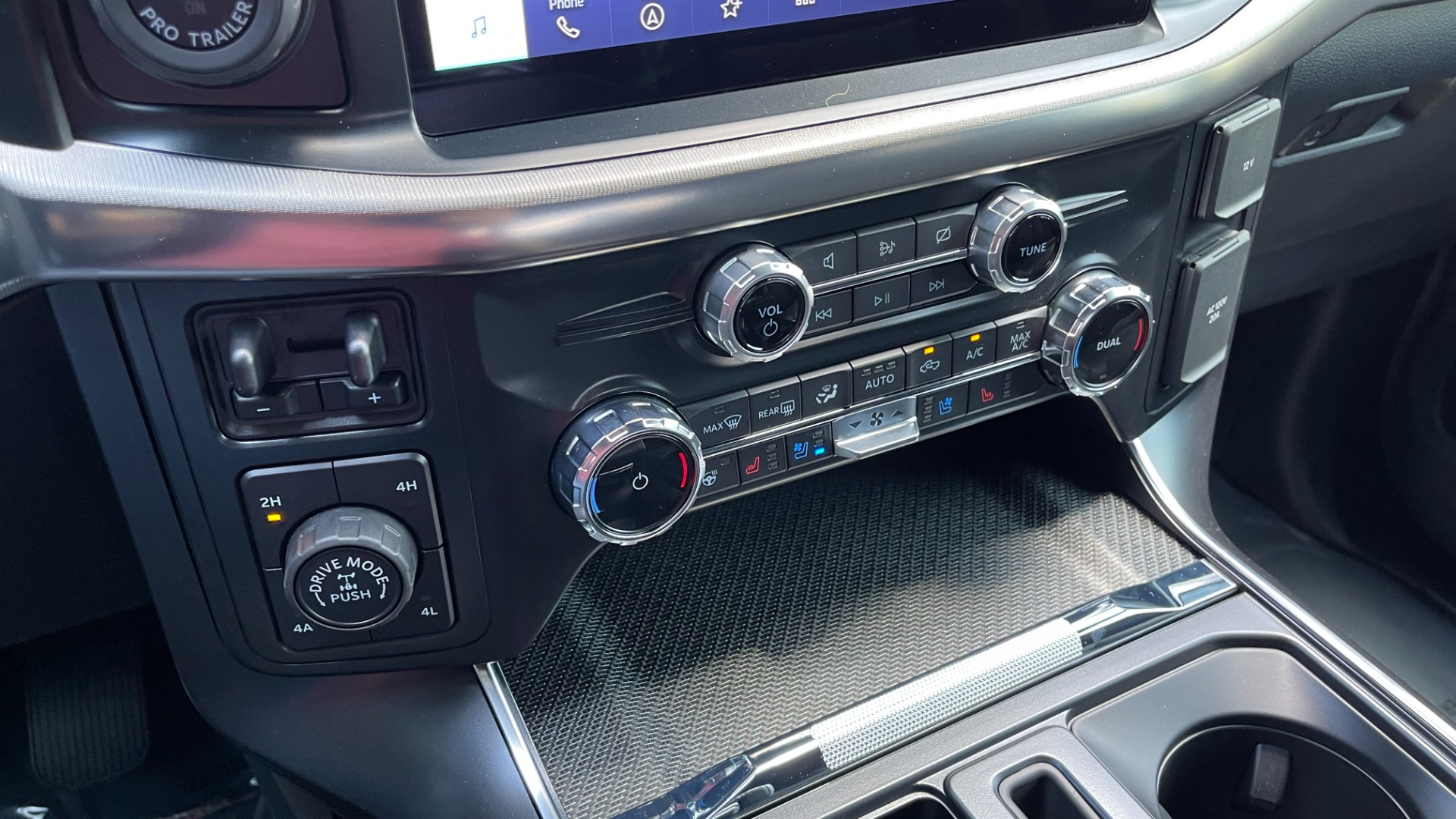 Used 2022 Ford F-150 RAPTOR / FOX SHOCKS / CONSOLE SAFE / 802A PACK for sale $98,495 at Formula Imports in Charlotte NC 28227 43