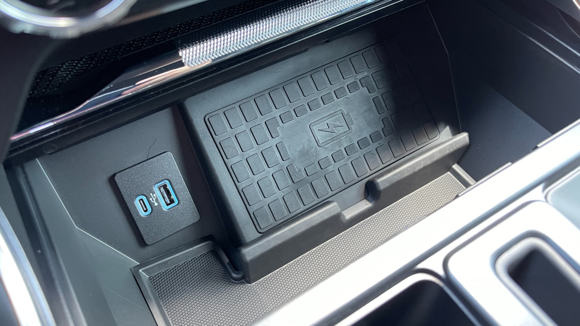 Used 2022 Ford F-150 RAPTOR / FOX SHOCKS / CONSOLE SAFE / 802A PACK for sale $98,495 at Formula Imports in Charlotte NC 28227 46