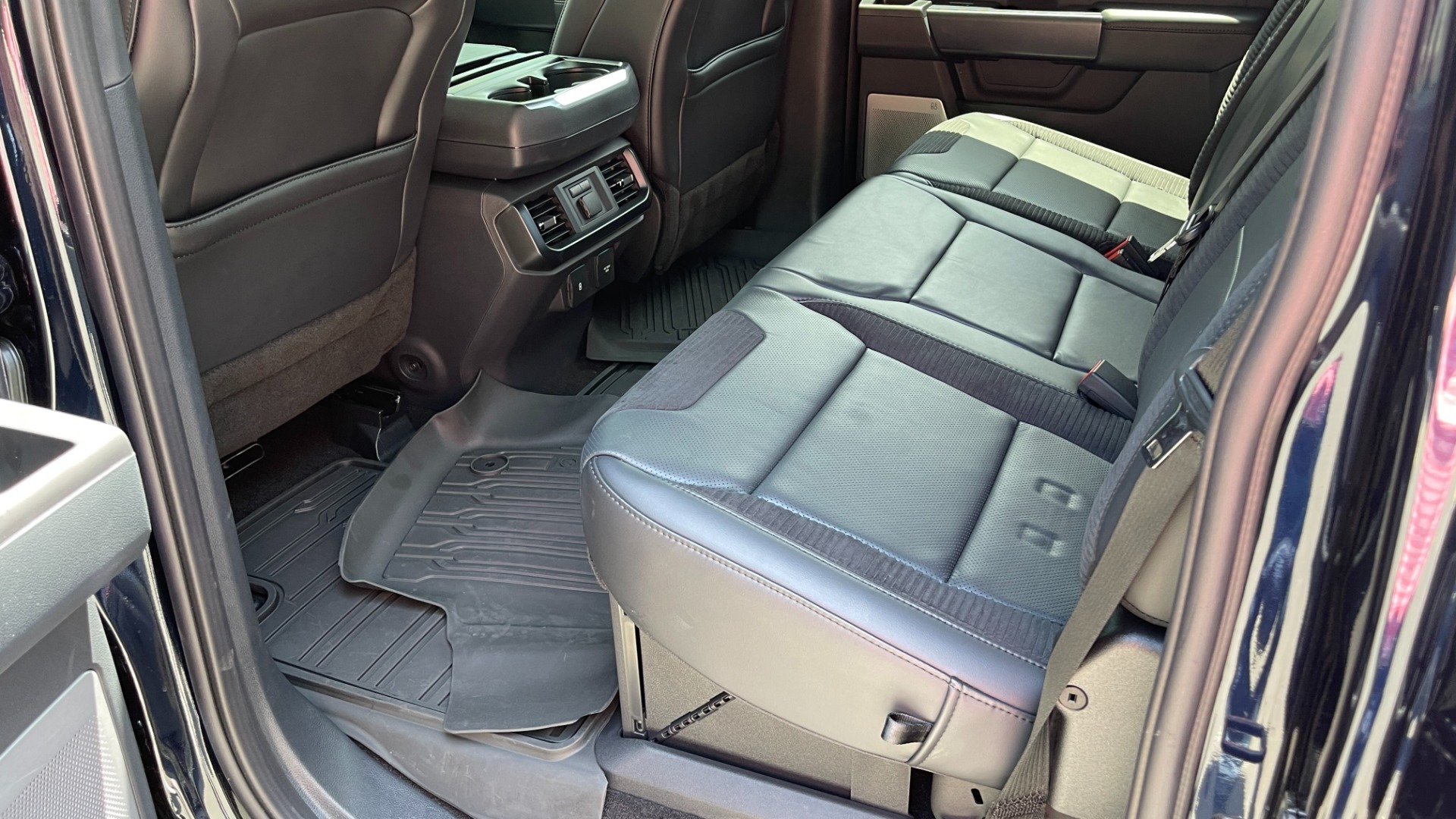 Used 2022 Ford F-150 RAPTOR / FOX SHOCKS / CONSOLE SAFE / 802A PACK for sale $98,495 at Formula Imports in Charlotte NC 28227 54
