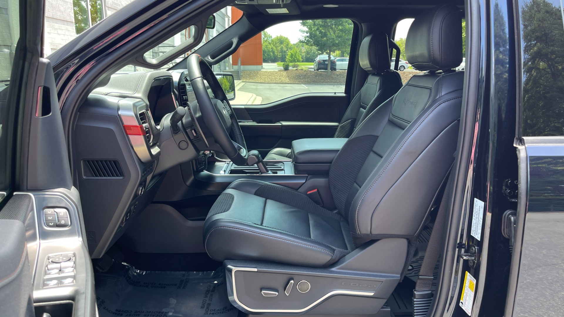 Used 2022 Ford F-150 RAPTOR / FOX SHOCKS / CONSOLE SAFE / 802A PACK for sale $98,495 at Formula Imports in Charlotte NC 28227 9