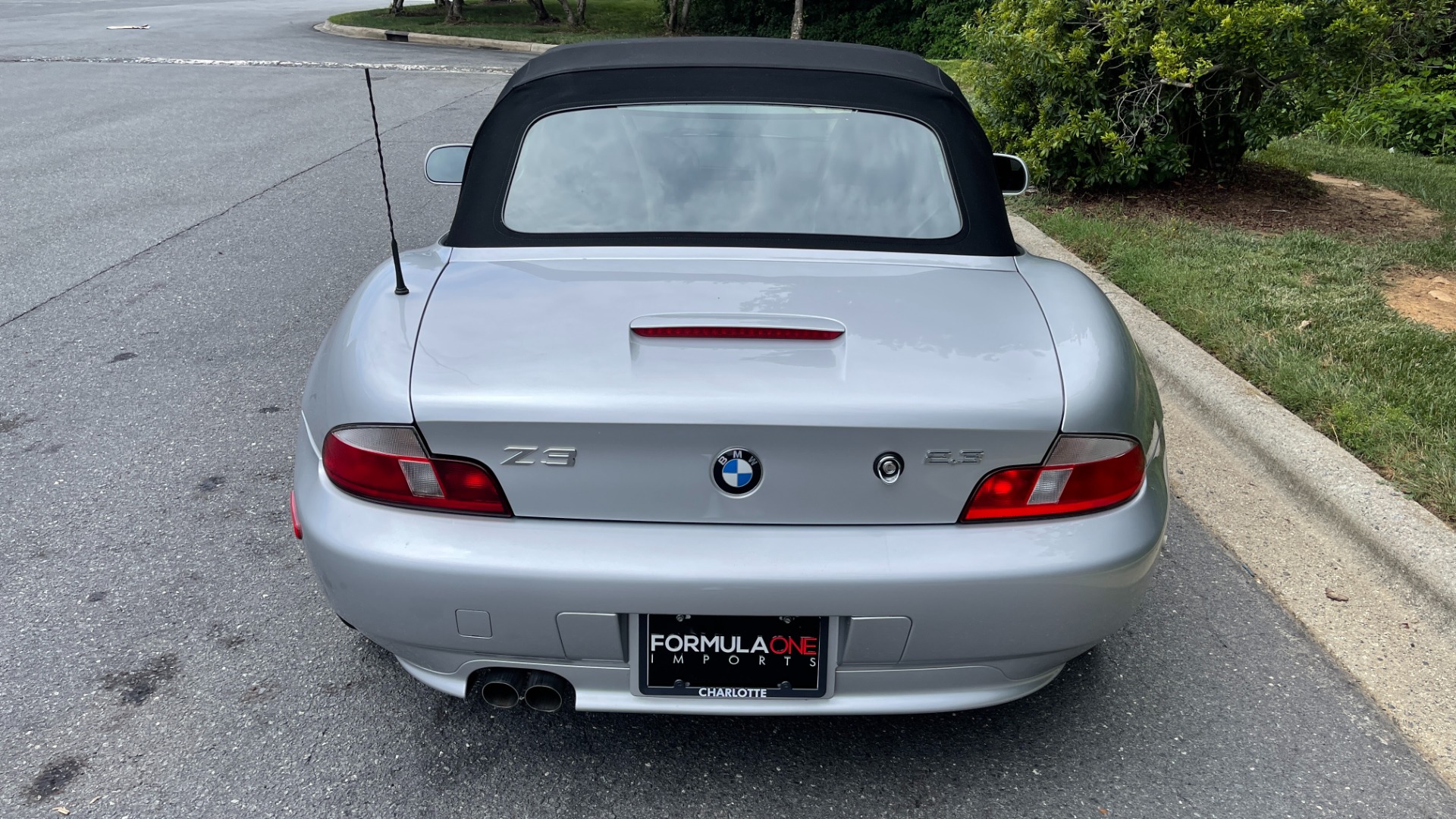 Used 2000 BMW Z3 2.5L / CONVERTIBLE / PWR TOP / AUTOMATIC / HEATED SEATS / LEATHER for sale $12,995 at Formula Imports in Charlotte NC 28227 10