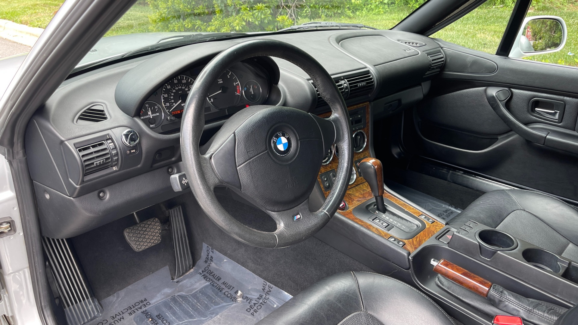 Used 2000 BMW Z3 2.5L / CONVERTIBLE / PWR TOP / AUTOMATIC / HEATED SEATS / LEATHER for sale $12,995 at Formula Imports in Charlotte NC 28227 11