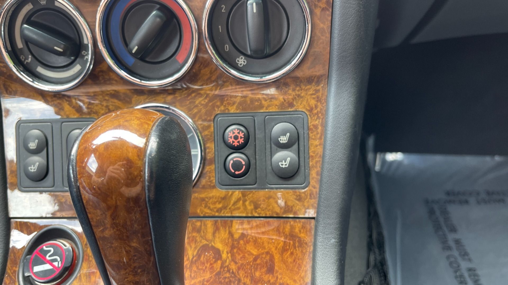 Used 2000 BMW Z3 2.5L / CONVERTIBLE / PWR TOP / AUTOMATIC / HEATED SEATS / LEATHER for sale $12,995 at Formula Imports in Charlotte NC 28227 20