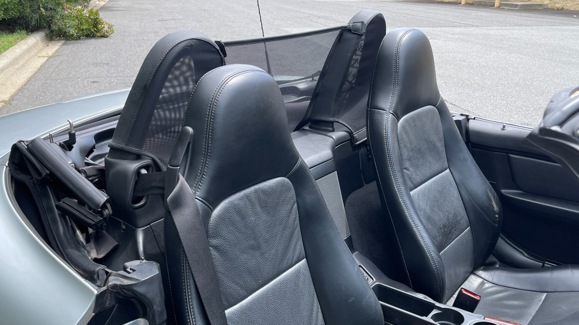 Used 2000 BMW Z3 2.5L / CONVERTIBLE / PWR TOP / AUTOMATIC / HEATED SEATS / LEATHER for sale $12,995 at Formula Imports in Charlotte NC 28227 30