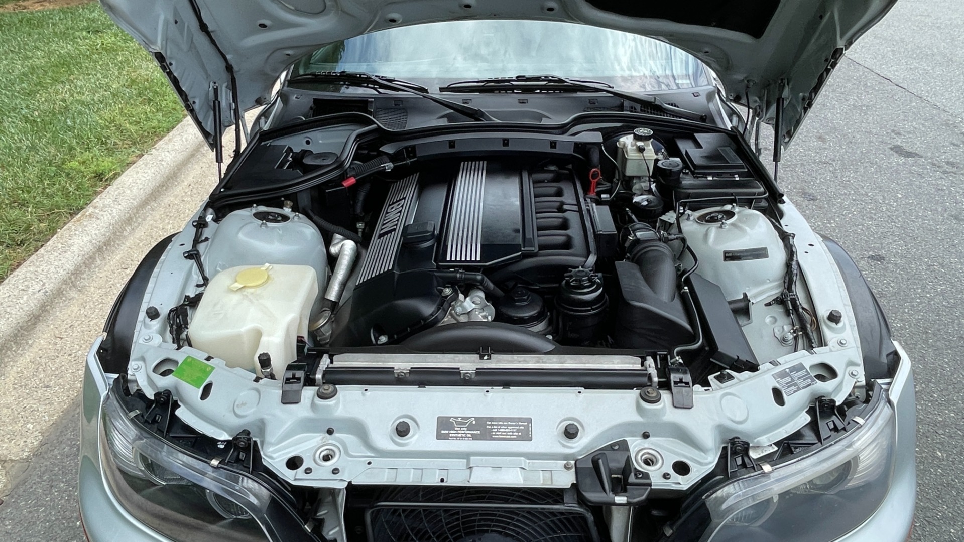 Used 2000 BMW Z3 2.5L / CONVERTIBLE / PWR TOP / AUTOMATIC / HEATED SEATS / LEATHER for sale $12,995 at Formula Imports in Charlotte NC 28227 33