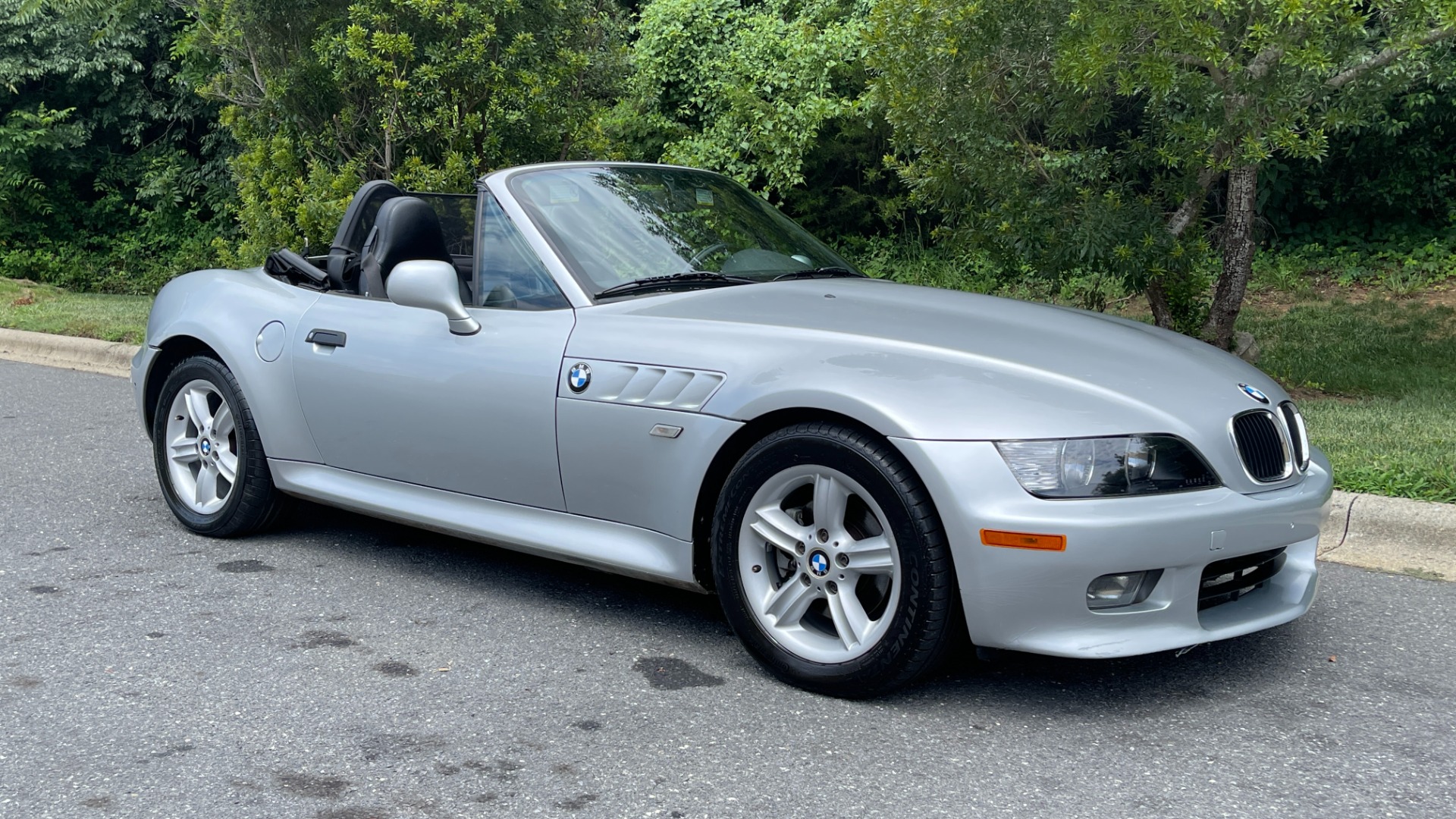 Used 2000 BMW Z3 2.5L / CONVERTIBLE / PWR TOP / AUTOMATIC / HEATED SEATS / LEATHER for sale $12,995 at Formula Imports in Charlotte NC 28227 5