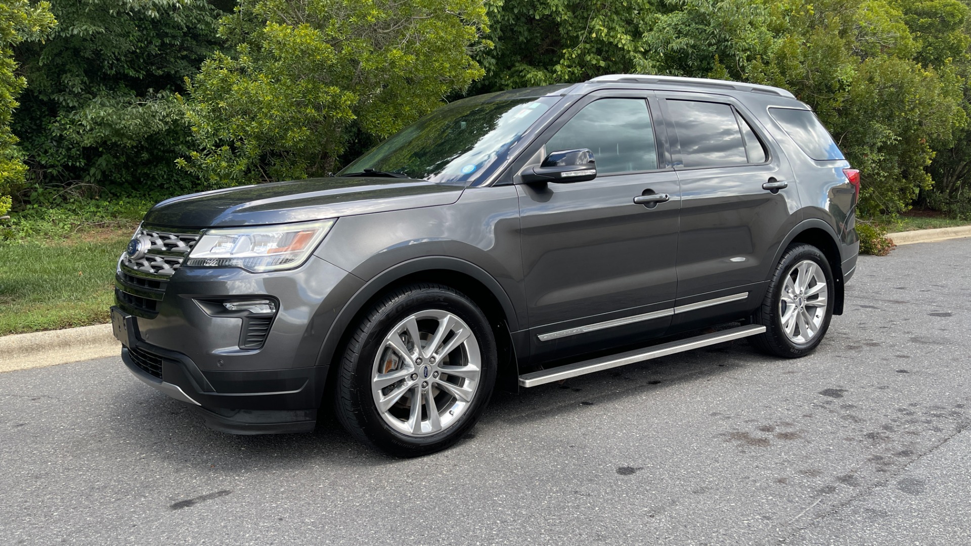 Used 2018 Ford Explorer XLT / REMOTE START / LEATHER / 3RD ROW / 20IN WHEELS for sale $31,495 at Formula Imports in Charlotte NC 28227 2
