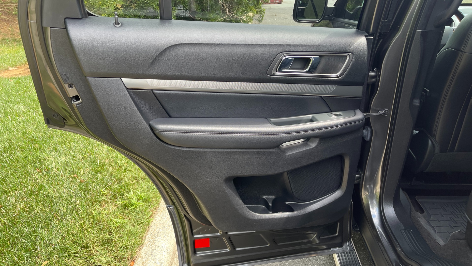 Used 2018 Ford Explorer XLT / REMOTE START / LEATHER / 3RD ROW / 20IN WHEELS for sale $31,495 at Formula Imports in Charlotte NC 28227 21