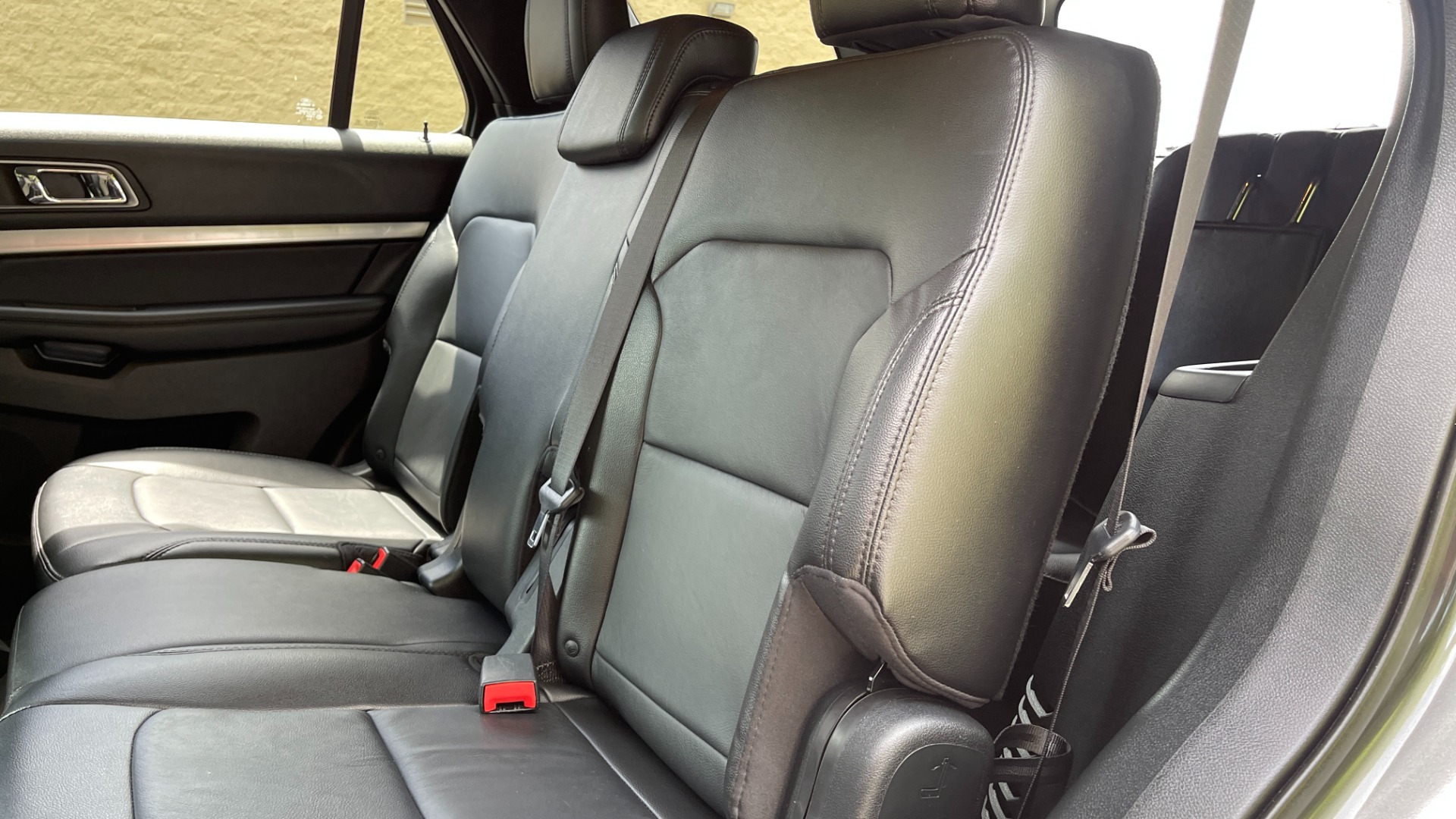 Used 2018 Ford Explorer XLT / REMOTE START / LEATHER / 3RD ROW / 20IN WHEELS for sale $31,495 at Formula Imports in Charlotte NC 28227 23