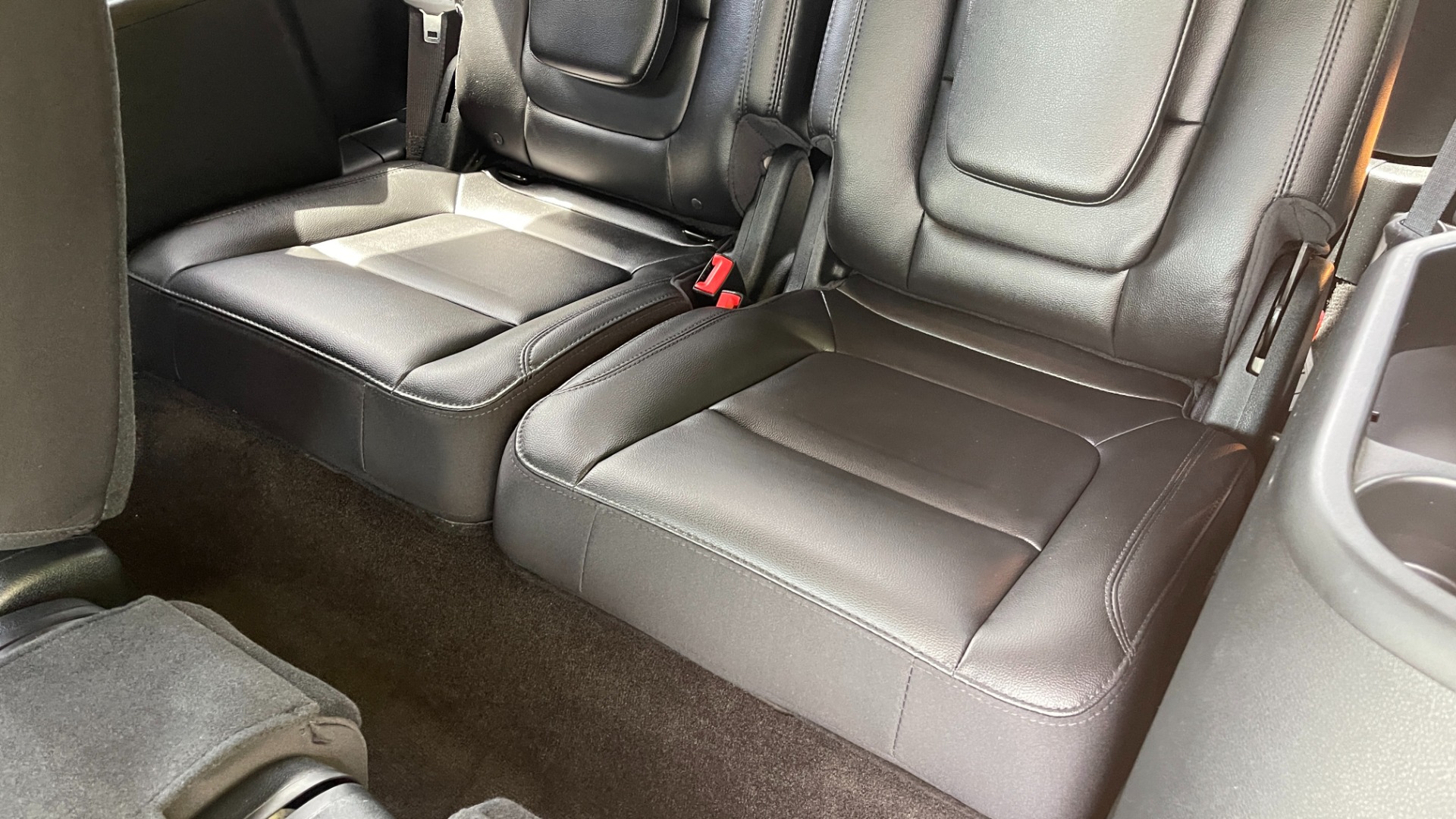 Used 2018 Ford Explorer XLT / REMOTE START / LEATHER / 3RD ROW / 20IN WHEELS for sale $31,495 at Formula Imports in Charlotte NC 28227 25