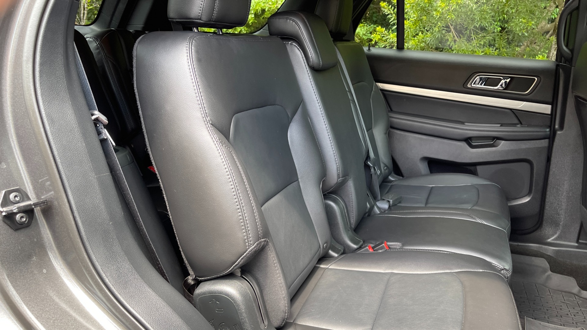 Used 2018 Ford Explorer XLT / REMOTE START / LEATHER / 3RD ROW / 20IN WHEELS for sale $31,495 at Formula Imports in Charlotte NC 28227 31