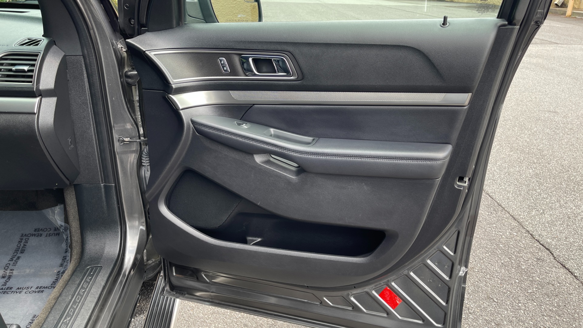 Used 2018 Ford Explorer XLT / REMOTE START / LEATHER / 3RD ROW / 20IN WHEELS for sale $31,495 at Formula Imports in Charlotte NC 28227 32