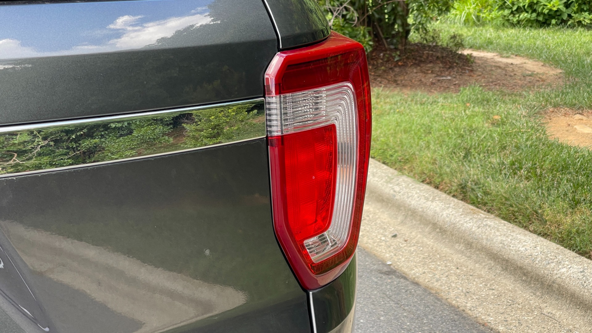 Used 2018 Ford Explorer XLT / REMOTE START / LEATHER / 3RD ROW / 20IN WHEELS for sale $31,495 at Formula Imports in Charlotte NC 28227 45