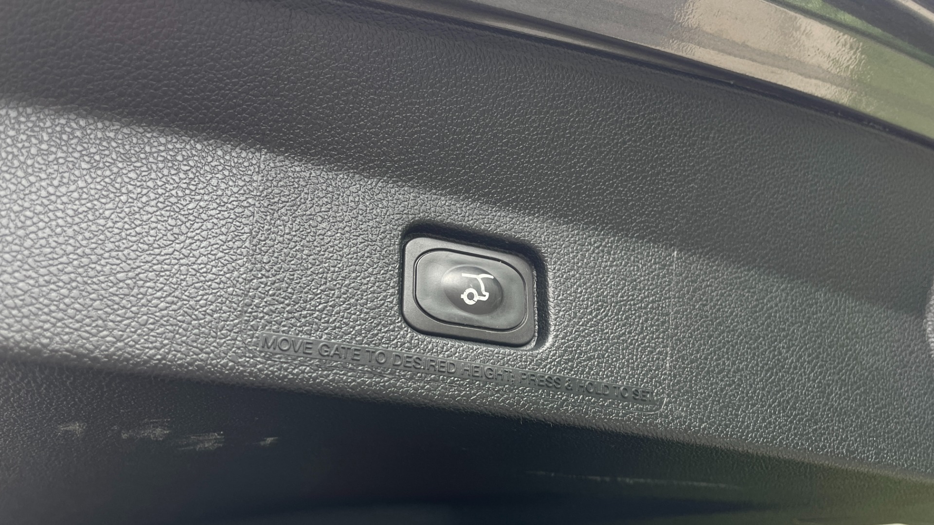Used 2018 Ford Explorer XLT / REMOTE START / LEATHER / 3RD ROW / 20IN WHEELS for sale $31,495 at Formula Imports in Charlotte NC 28227 47