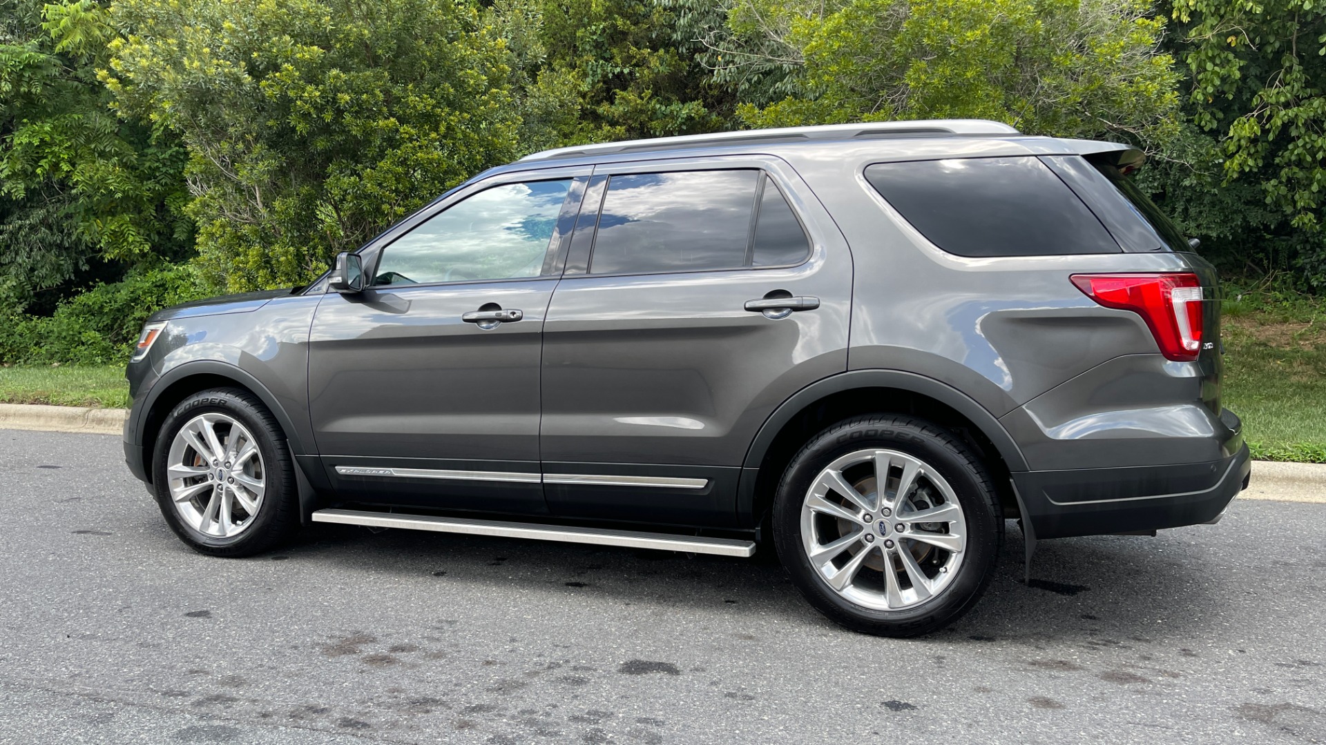 Used 2018 Ford Explorer XLT / REMOTE START / LEATHER / 3RD ROW / 20IN WHEELS for sale $31,495 at Formula Imports in Charlotte NC 28227 7