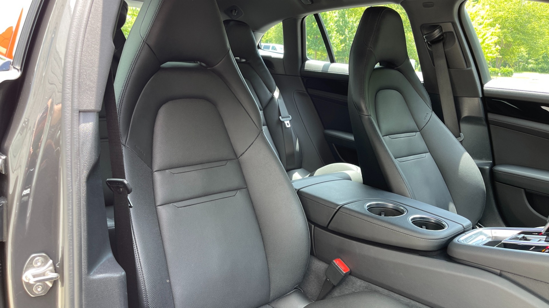 Used 2018 Porsche Panamera 4S / SPORT TURISMO / PREMIUM / SKI BOX / 21IN SPORT DESIGN WHEELS for sale $96,500 at Formula Imports in Charlotte NC 28227 17