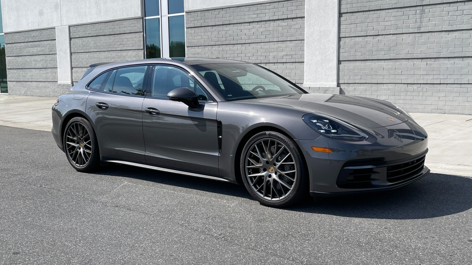 Used 2018 Porsche Panamera 4S / SPORT TURISMO / PREMIUM / SKI BOX / 21IN SPORT DESIGN WHEELS for sale $96,500 at Formula Imports in Charlotte NC 28227 2