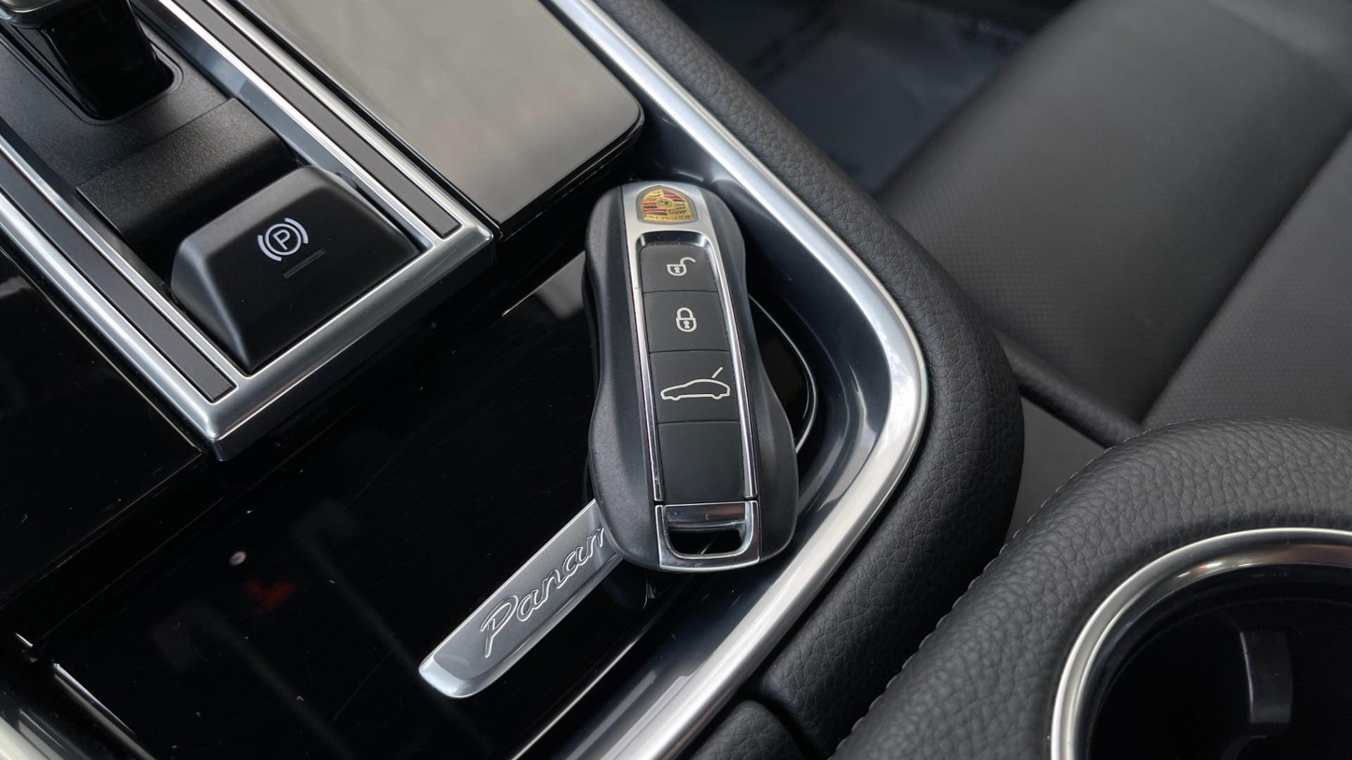 Used 2018 Porsche Panamera 4S / SPORT TURISMO / PREMIUM / SKI BOX / 21IN SPORT DESIGN WHEELS for sale $96,500 at Formula Imports in Charlotte NC 28227 25