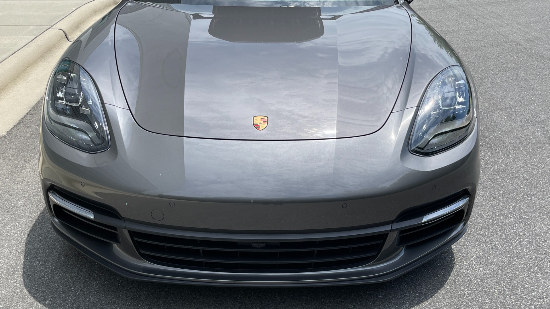 Used 2018 Porsche Panamera Sport Turismo 4S / SPORT TURISMO / PREMIUM / SKI BOX / 21IN SPORT DESIGN WHEELS for sale $89,999 at Formula Imports in Charlotte NC 28227 47