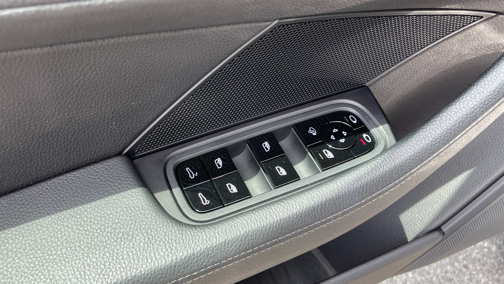Used 2018 Porsche Panamera 4S / SPORT TURISMO / PREMIUM / SKI BOX / 21IN SPORT DESIGN WHEELS for sale $96,500 at Formula Imports in Charlotte NC 28227 49
